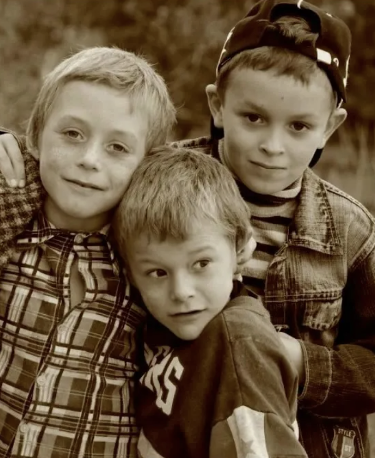 Анимированный портрет: нейросеть добавила естественное дыхание и улыбку